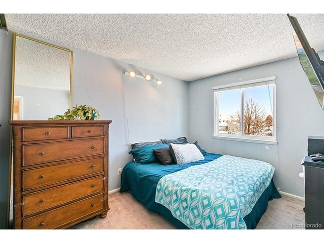 Building Photo - 5504 S Zang St