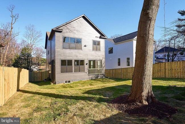 Building Photo - 6845 Churchill Rd