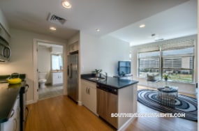 Building Photo - 601 Albany St