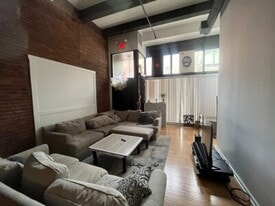 Building Photo - 254 Friend St