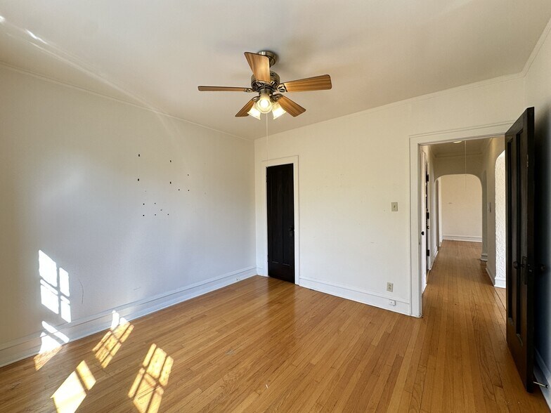 Building Photo - 4301 N Francisco Ave
