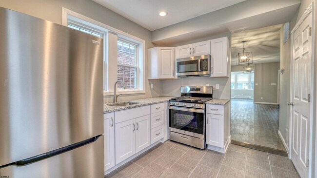 Building Photo - 103 N Harvard Ave