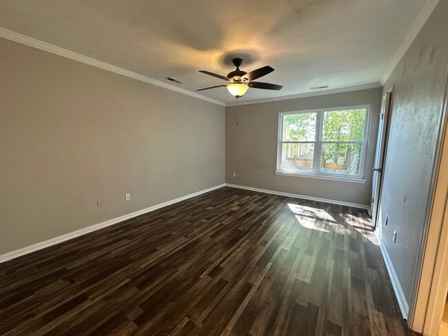 Building Photo - 2-bedroom, 2.5-bath Georgetown Colony Townhouse