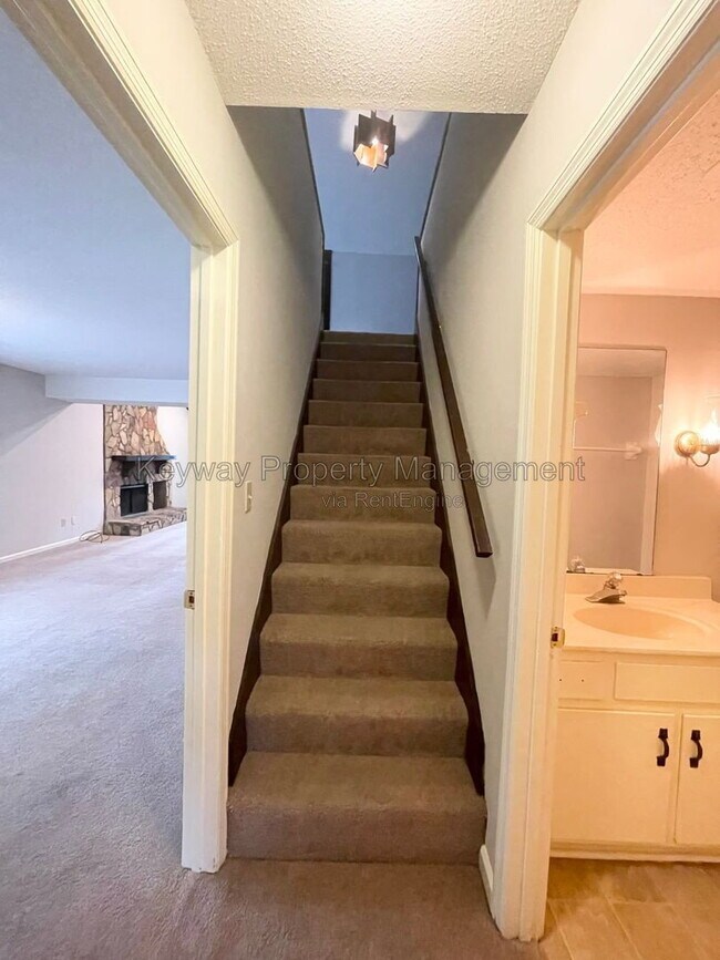 Building Photo - 839 Wimbledon Dr