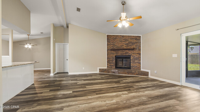 Building Photo - 1430 Tina Ave