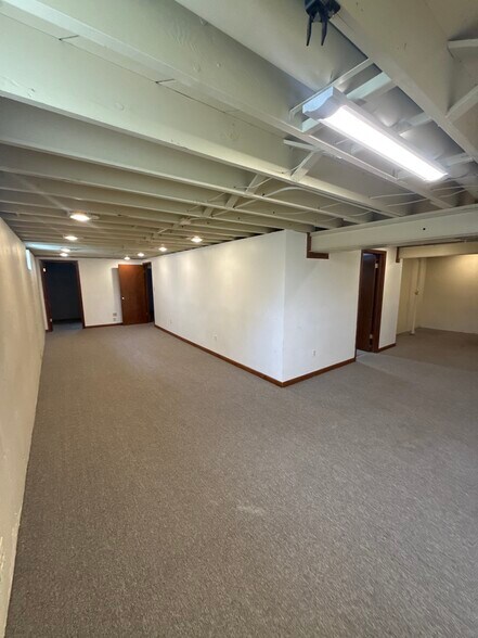 Building Photo - 419 Roland Ave