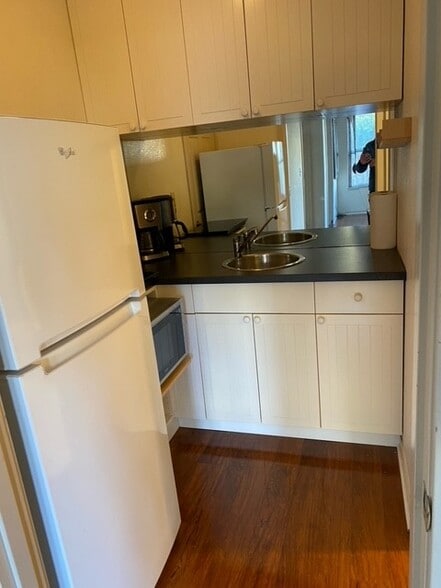 KITCHEN - 630 Carolina St
