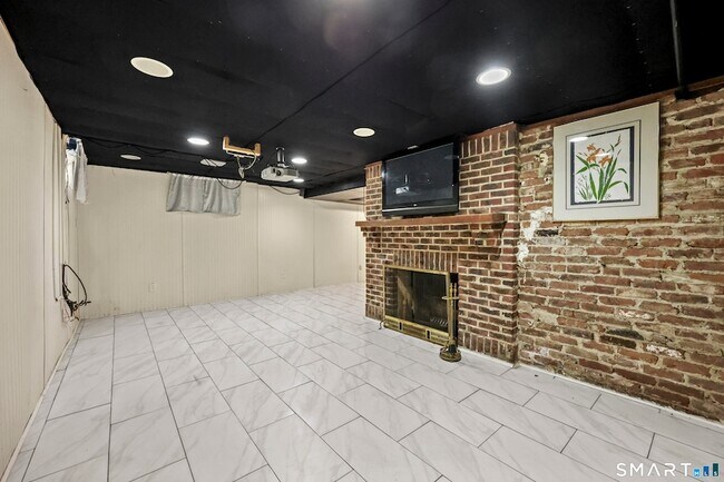Building Photo - 92 Hazelmere Rd