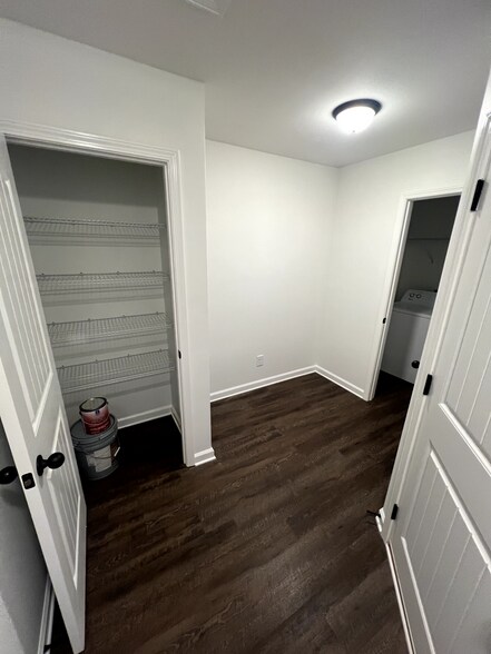 Building Photo - 706 Needmore Rd apartment 2