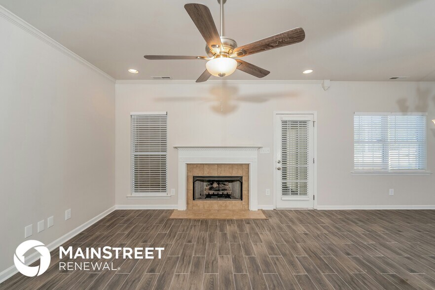 Building Photo - 4821 Southern Oaks Ln