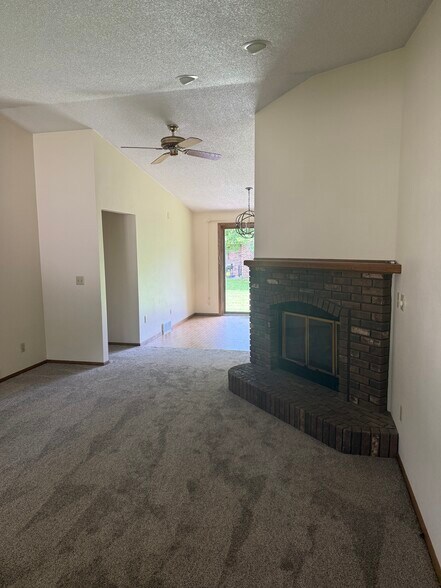 Building Photo - 510 S Kensington Dr