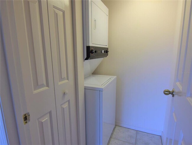 Building Photo - 8390 Wingate Dr