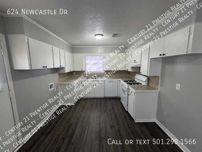 Building Photo - 624 Newcastle Dr