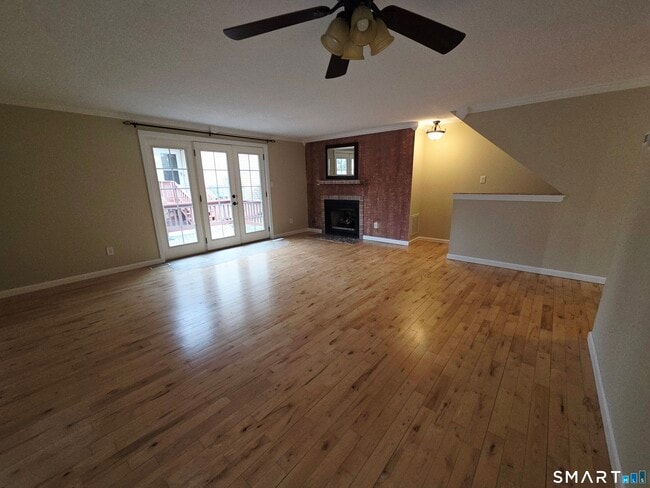 Building Photo - 12 W Meadow Ln