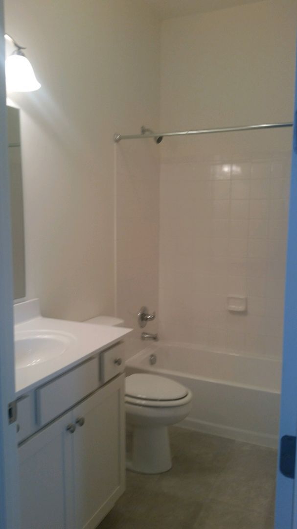 Building Photo - Bale Kenyon 6181