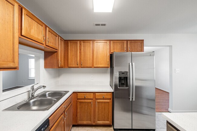 Building Photo - Beautiful Ranch in Pine Meadows | Water View