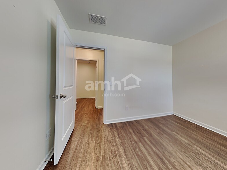 Building Photo - 182 Orion Way