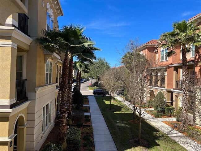 Building Photo - 2924 Lobelia Dr