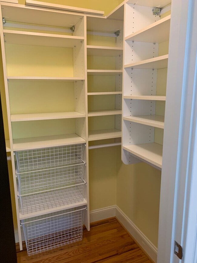 Building Photo - Spacious home in the Augusta Road Community - Lawn care included!