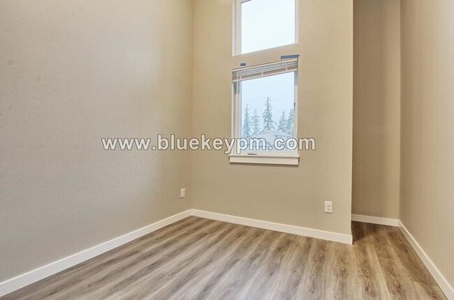 Building Photo - BRAND NEW! Unit 209-B: 3 Bed, 2.5 Bath Tow...