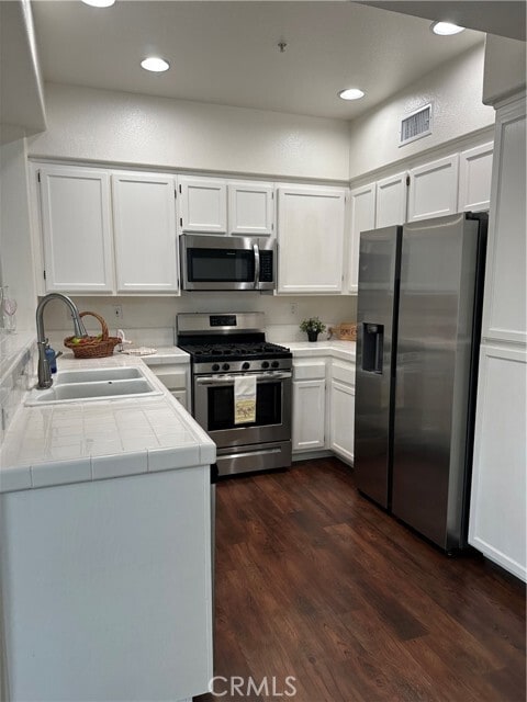 Building Photo - 408 Middlebury Ct