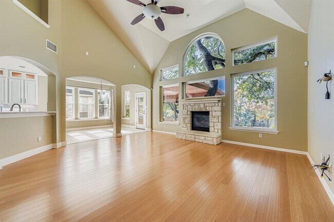 Building Photo - 1028 Horseback Hollow