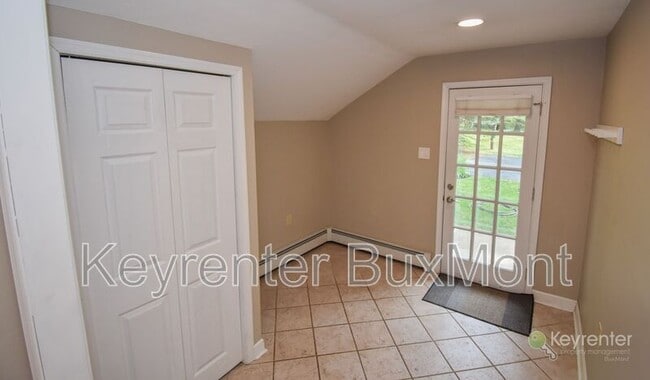 Building Photo - 5 Cedar Woods Dr