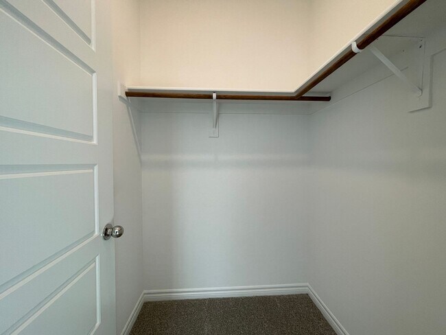 Building Photo - GATED 2 BED 2.5 BATH 2 CAR GARAGE 2 FLOOR TOWNHOUSE IN HENDERSON