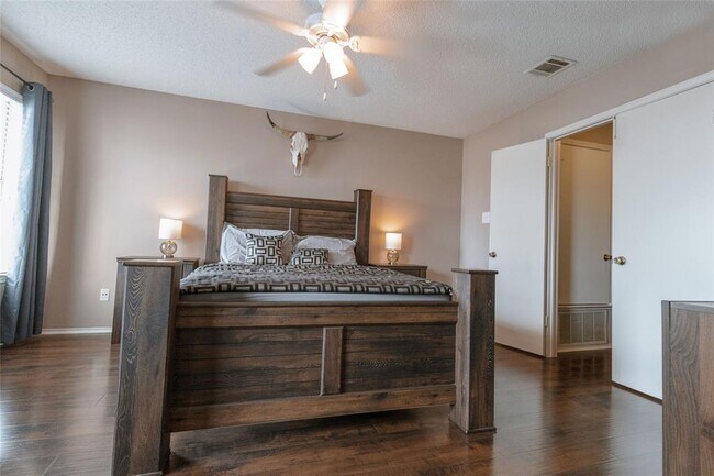 Building Photo - 3905 Lemos Dr