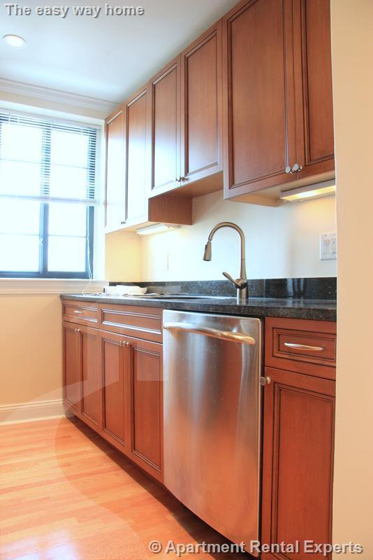 Building Photo - 60 Brattle St