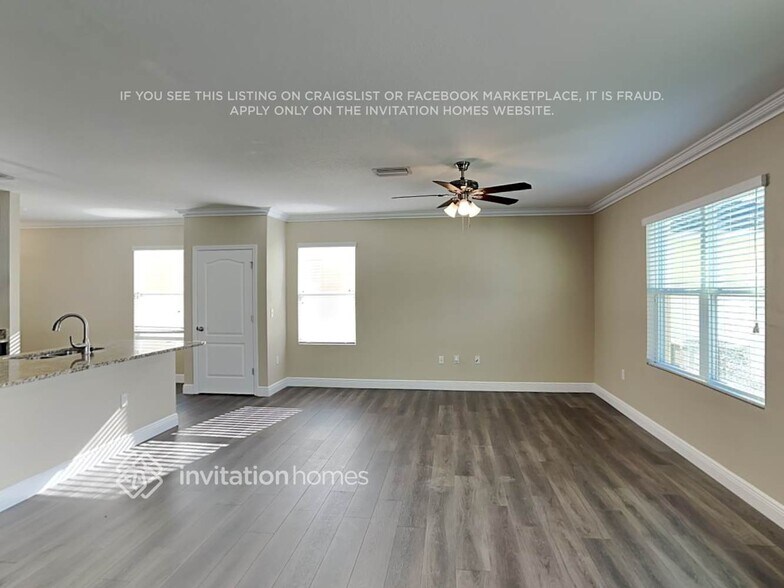 Building Photo - 10527 Whispering Hammock Dr