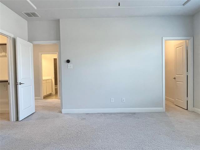 Building Photo - 2257 Washington Dr