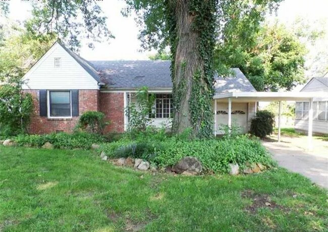Primary Photo - 2 Bed 1 Bath House in Tulsa!