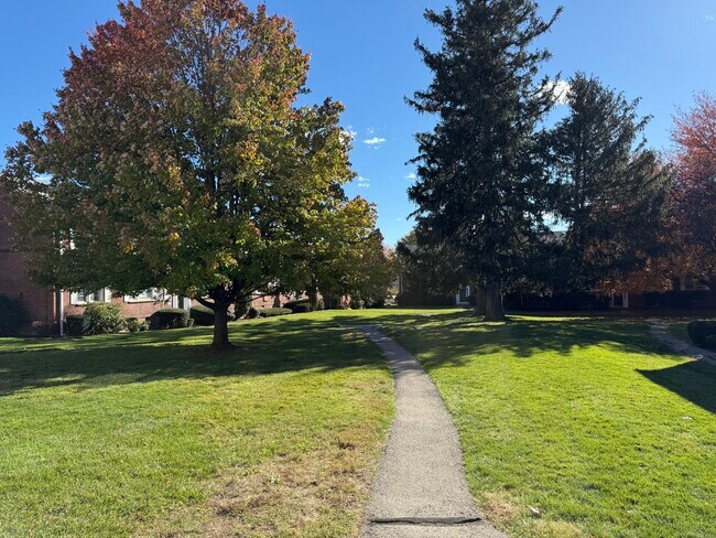 Building Photo - 69 Hope St