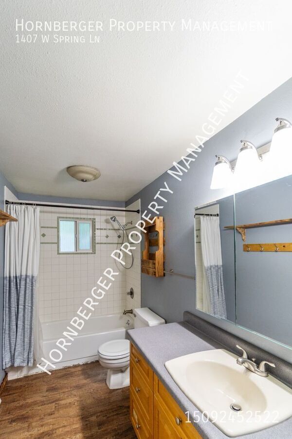 Building Photo - 1407 W Spring Ln