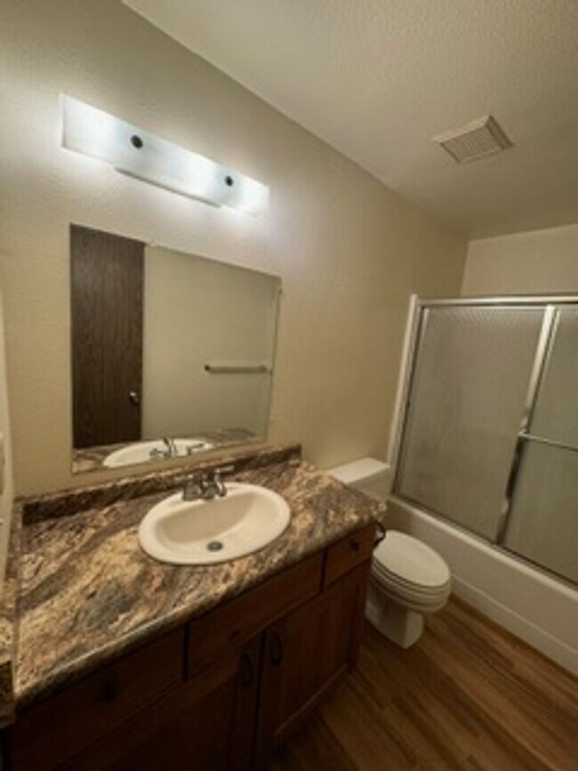 Building Photo - Villalpando - 1218-1222 Summers Lane PM 9-...
