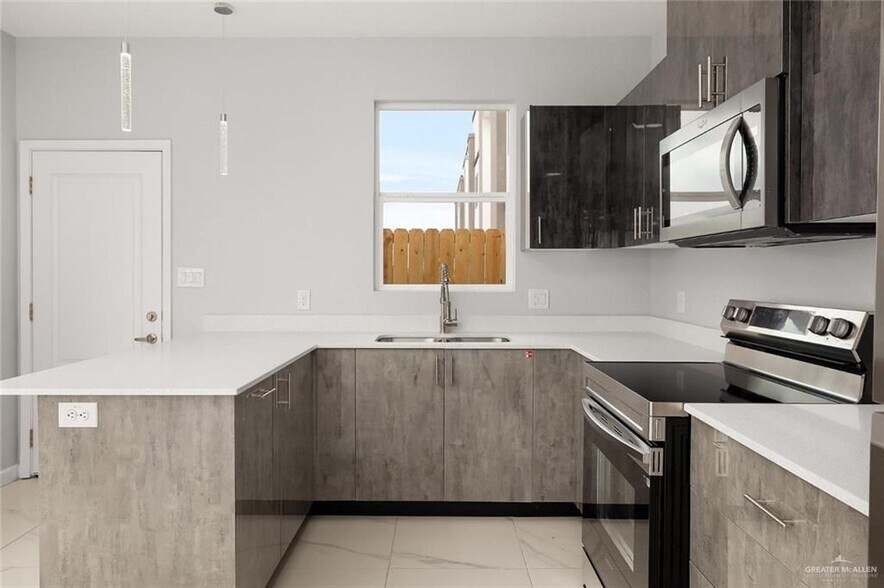 Building Photo - 3529 S Dominique, 2