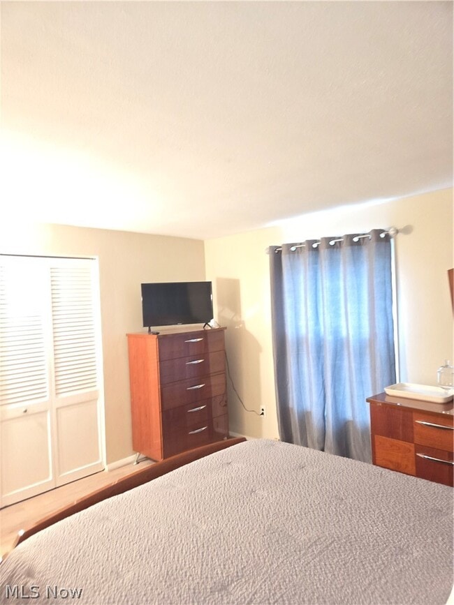 Building Photo - 21711 S Lake Shore