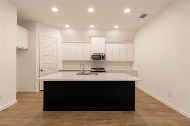 Building Photo - 4148 Hudson St