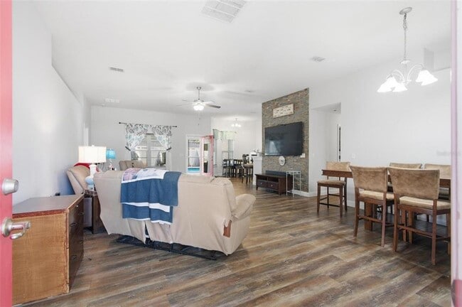 Building Photo - 4 Seaton Valley Path