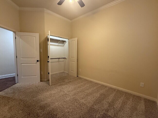 Building Photo - 9804 Houston Dr