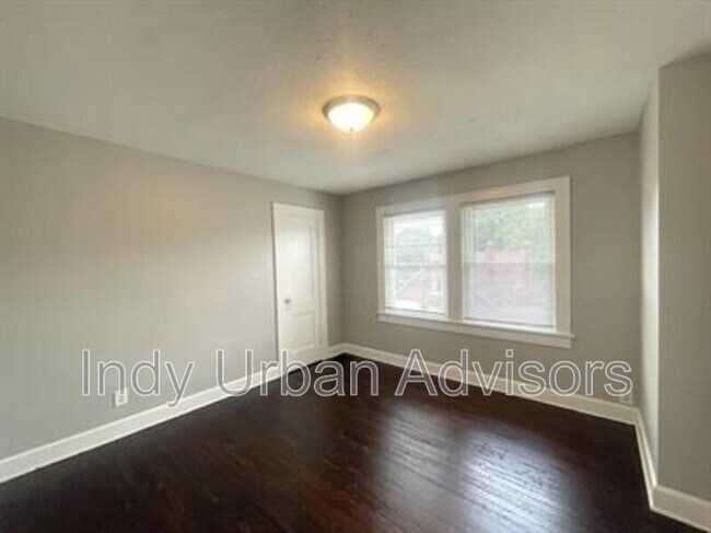 Building Photo - 916 E Tabor St