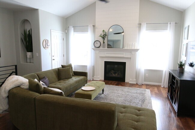 Building Photo - Lovely Home For Rent In Lehi, UT