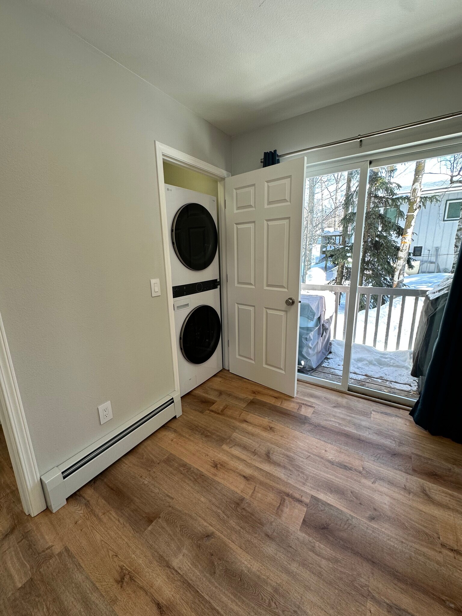 Building Photo - 1055 E Klatt Rd