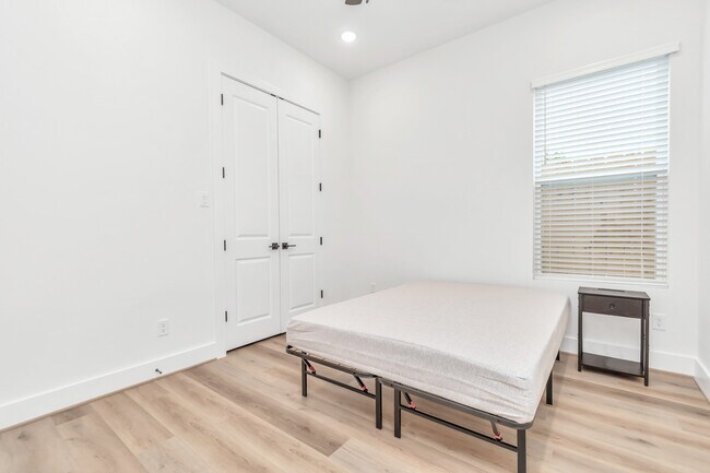 Building Photo - 3613 Rosalie St