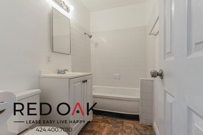 Building Photo - 1321 S Greenwood Ave