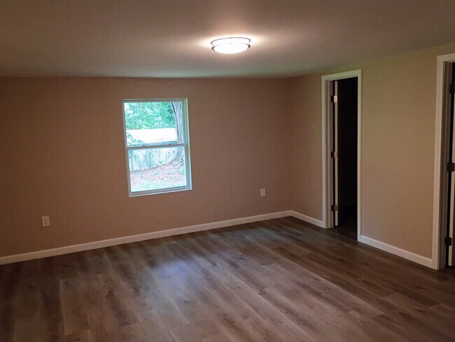 Building Photo - 117 Ruberia Ave