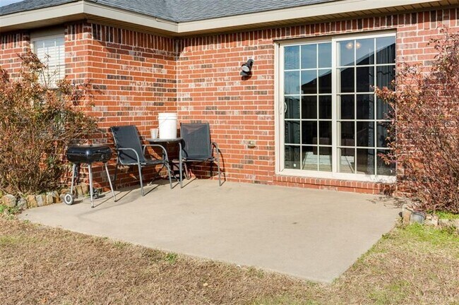 Building Photo - 4143 W Spring House Dr