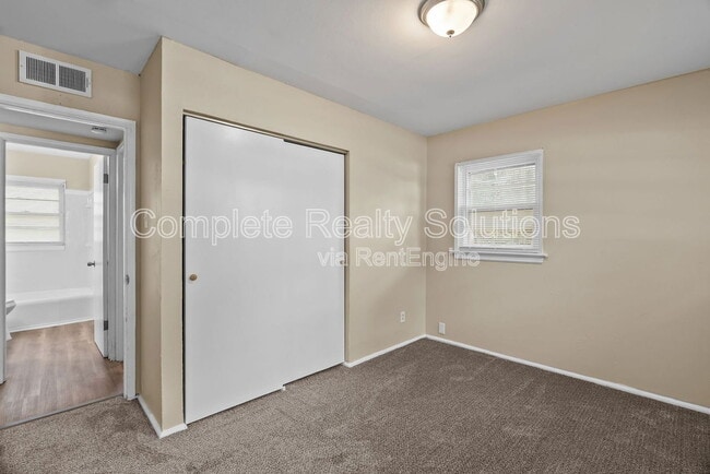 Building Photo - 1132 Redman Blvd