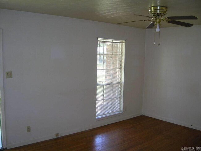 Building Photo - 7411 Debbie Dr